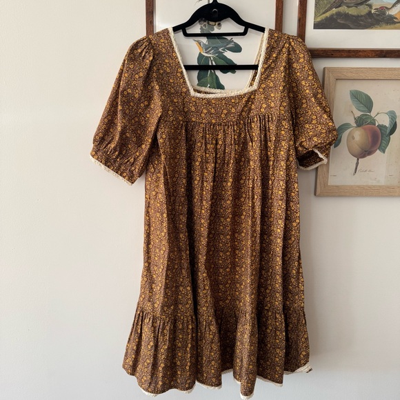 Christy Dawn Berkeley - Marron blooming vine - Picture 2 of 3